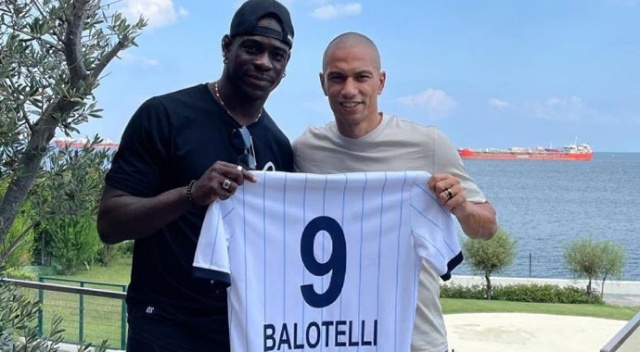 Balotelli 9 numaralı formayı giyecek