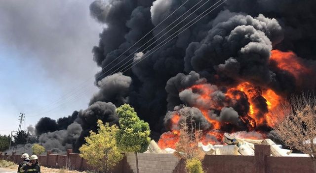 Gaziantep&#039;te depo yangını: Patlama sesleri geldi