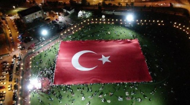 Kayseri&#039;de dünyanın en büyük Türk bayrağı açıldı