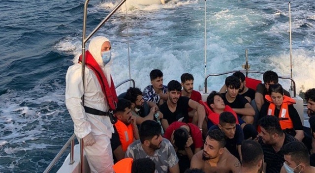 Çanakkale açıklarında 63 düzensiz göçmen yakalandı