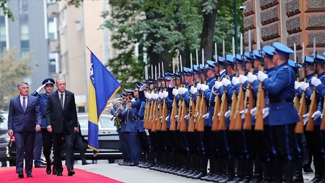 Cumhurbaşkanı Erdoğan, Bosna Hersek&#039;te resmi törenle karşılandı