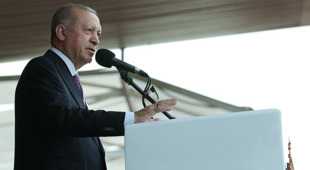 Cumhurbaşkanı Erdoğan: FETÖ&#039;yle irtibatı olan 21 bin TSK mensubunun orduyla ilişkisi kesildi