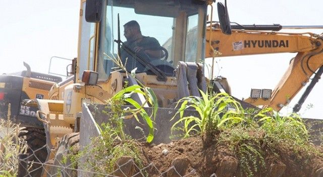 İsrail güçleri Filistinlilere ait araziye zarar verdi
