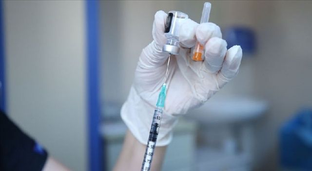 İzmir’de sahte aşı kartı düzenleyen hemşire tutuklandı