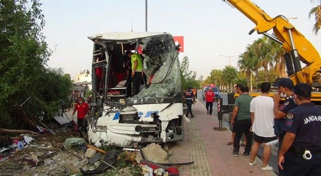 Mersin&#039;de otobüs kazası: Çok sayıda yaralı var