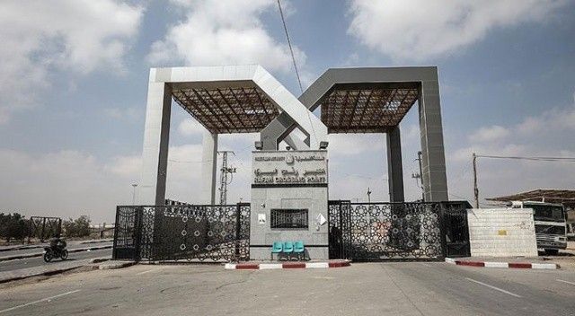 Mısır, Gazze&#039;nin dünyaya açılan tek sınır kapısını kapattı