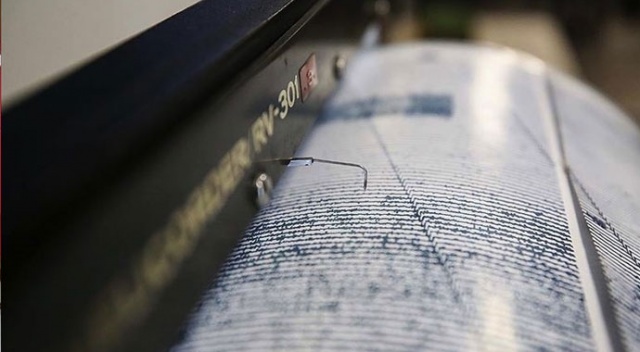 Son dakika deprem! Ege Denizi&#039;nde 5.0 büyüklüğünde deprem