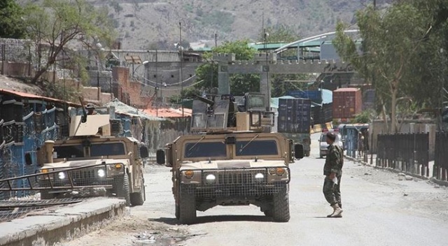 Taliban durdurulamıyor! Afganistan 18. vilayet merkezini de kaybetti