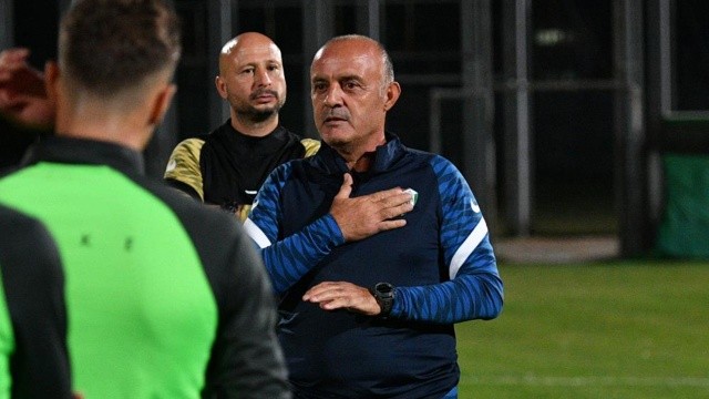 Bursaspor’un yeni hocası Özcan Bizati ilk idmanına çıktı