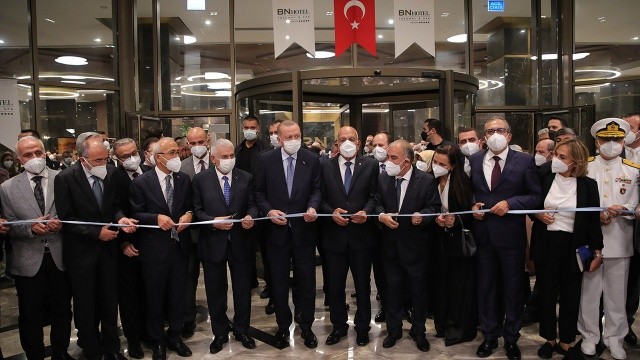 Cumhurbaşkanı Erdoğan, Mersin&#039;de bir otelin açılışını yaptı