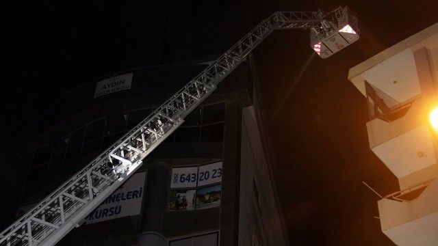 Gebze&#039;de 7 katlı bir binada yangın çıktı