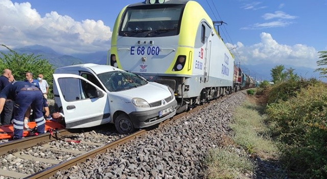 Hemzemin geçitte tren kazası! 2 kişi yaralandı