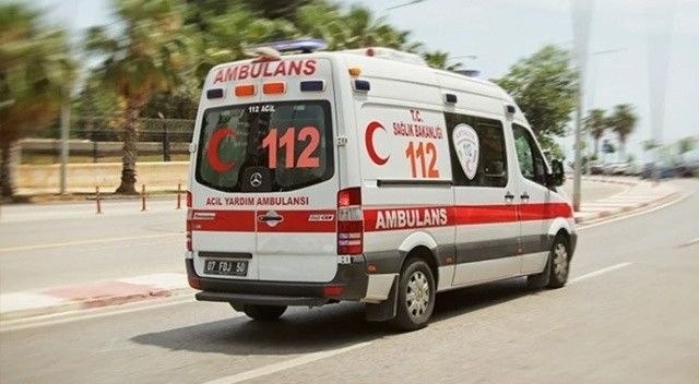 İzmir&#039;de tır ve belediye otobüsü çarpıştı: 10 yaralı