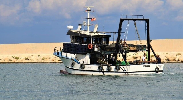 Mersinli balıkçılar &quot;Vira Bismillah&quot; diyerek denize açıldı