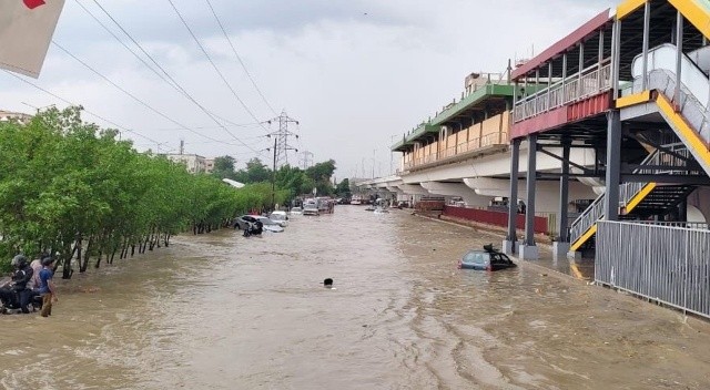 Muson yağmurları Pakistan’da sele neden oldu