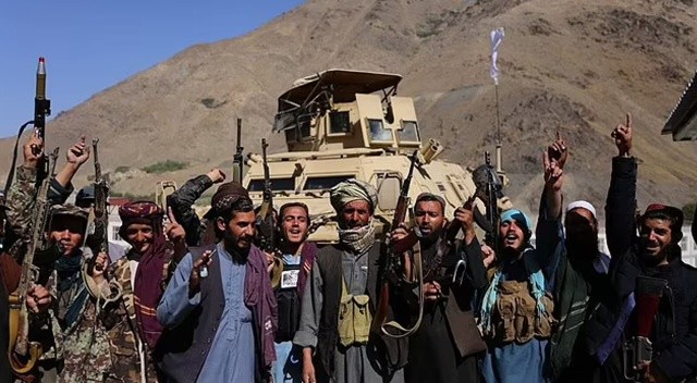 Taliban’la savaşıyorlardı, şimdi Taliban için savaşıyorlar