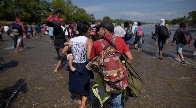 Teksas&#039;ta binlerce yasa dışı Haitili göçmen sınırı geçerek ABD&#039;ye girdi