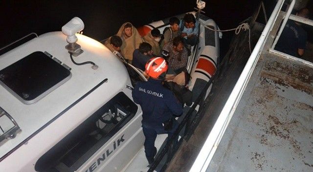 Van Gölü’nde operasyon: 60 kaçak göçmen yakalandı