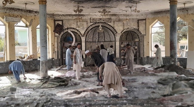 Afganistan&#039;da camiye bombalı saldırı: Çok sayıda ölü ve yaralı var