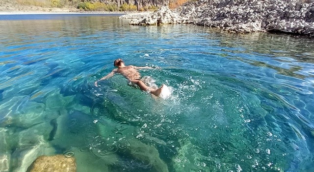 Burası Antalya değil Bitlis! Nemrut Krater Gölü’ne turistler akın ediyor