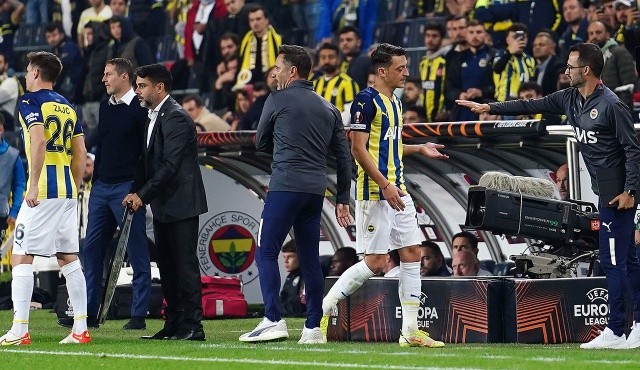 Fenerbahçe&#039;de ipler gerildi! Mesut-Pereira krizi kapıda