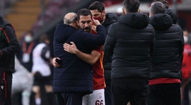 Galatasaray Arda Turan ile yollarını ayırıyor!