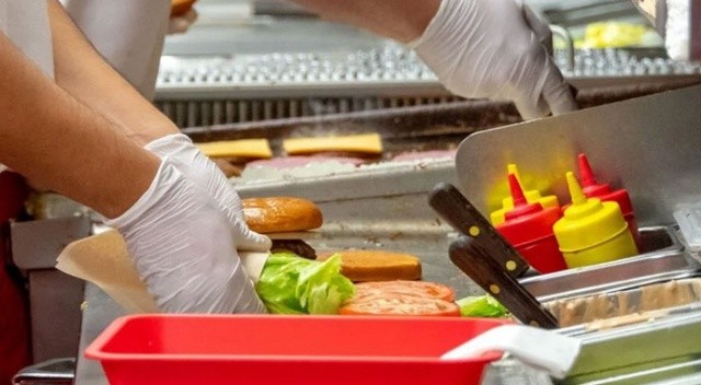 Kısırlık ve kanser yapıyor! Fast food ürünlerinde zehirli kimyasallar bulundu