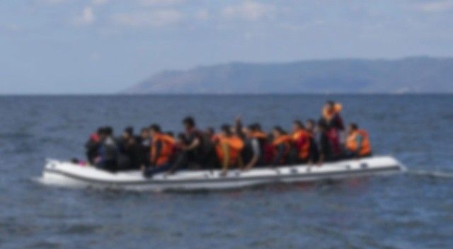 Lastik botlardaki 46 göçmen kurtarıldı