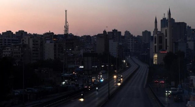 Lübnan&#039;da elektirikler tamamen kesildi