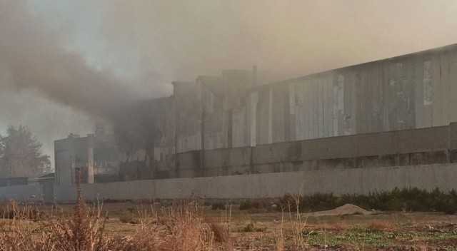 Osmaniye&#039;de geri dönüşüm fabrikasında yangın