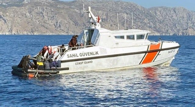 Türk karasularına geri itilen 40 düzensiz göçmen kurtarıldı