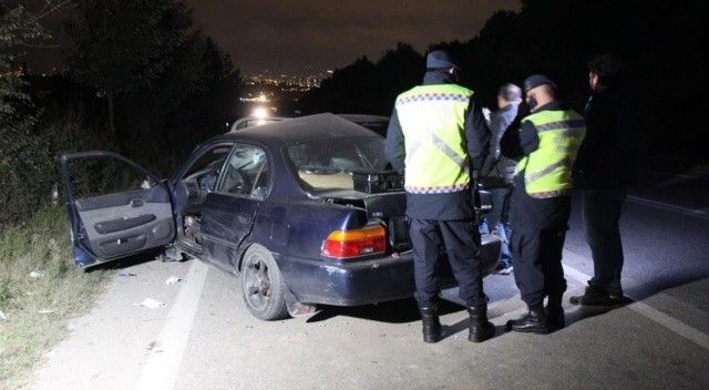 Üç aracın karıştığı feci kazada bir kişi öldü, sürücü tutuklandı