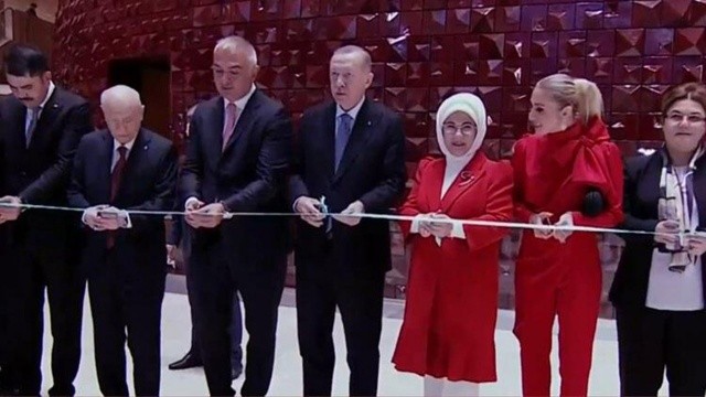 Yenilenen Atatürk Kültür Merkezi açıldı