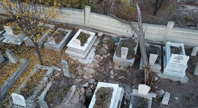 Afyonkarahisar’da korkutan görüntü: Mezarlık çöktü
