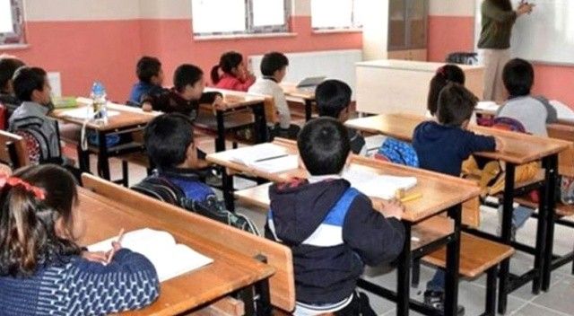 Bakan Özer açıkladı: Okullar kapanacak mı?
