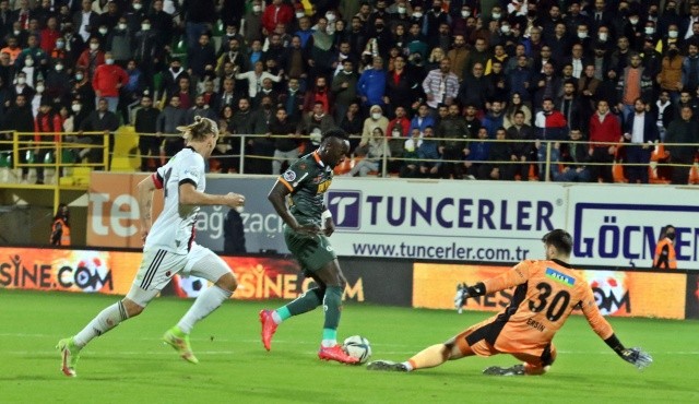 Beşiktaş&#039;ın çöküşü | Beşiktaş, Alanyaspor&#039;a mağlup oldu