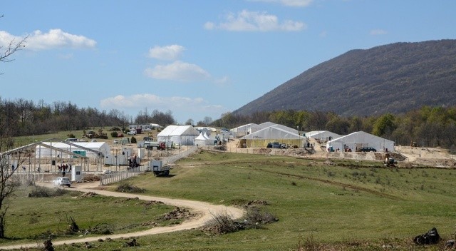 Bosna Hersek&#039;te 1500 kişi kapasiteli göçmen kampı açıldı