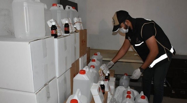 Emniyet ve Jandarma&#039;dan alkol operasyonu: 19 bin litre sahte içki ele geçirildi