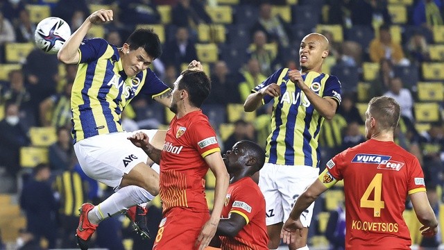 Fenerbahçe evinde beraberlikle yetindi: 1 puan son saniyede geldi