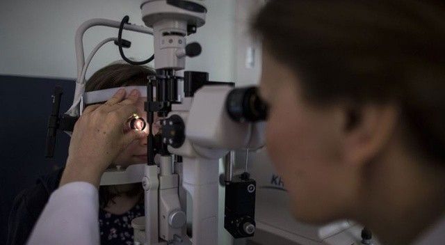 Göz hastalıkları doktoru uyardı: 3 Covid hastasından birinde görülüyor