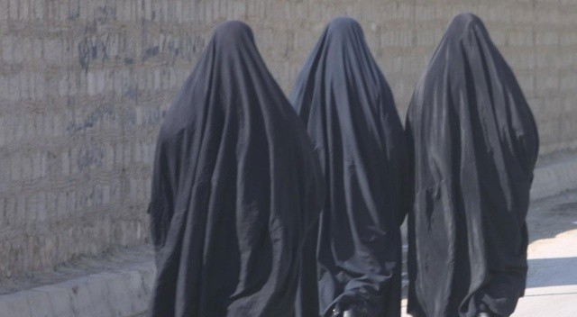 Taliban&#039;dan kadınlara dizi yasağı
