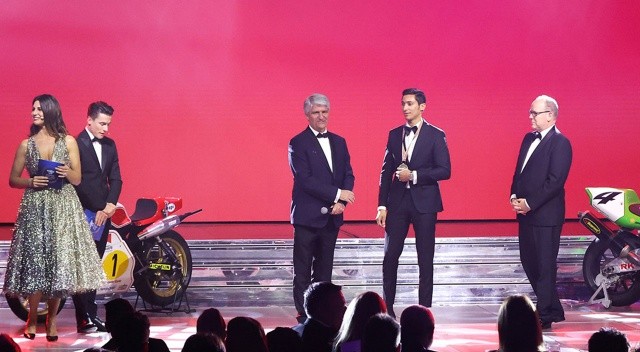 Toprak Razgatlıoğlu, ödülünü Monako&#039;da aldı