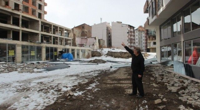 Erzurum’da şiddetli fırtına hayatı olumsuz etkiledi