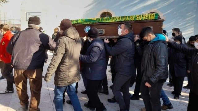Eskişehir&#039;de donarak ölen çiftçi toprağa verildi