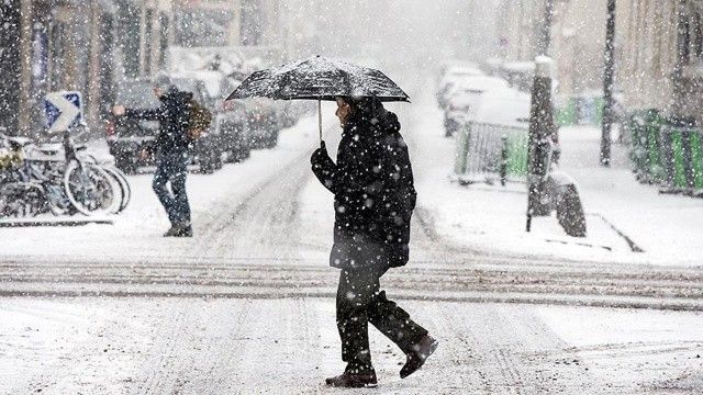 Fransız belediye başkanı kar yağmasını yasakladı!