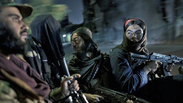 İran Devrim Muhafızları ile Taliban sınırda çatıştı