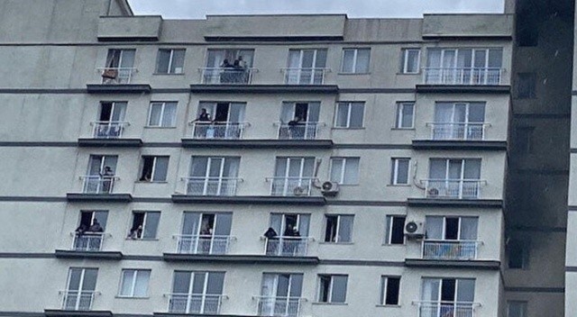 İstanbul’da 18 katlı rezidansta yangın: Mahsur kalanlar kurtarıldı