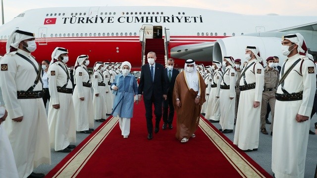Katar&#039;da Cumhurbaşkanı Erdoğan onuruna yemek verildi