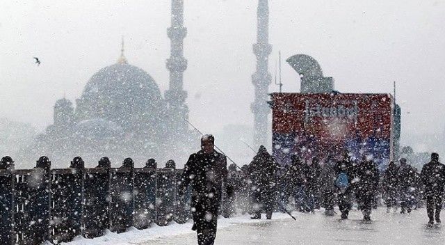 Meteoroloji uyararak bu geceye dikkat çekti: İstanbul’a kar geliyor