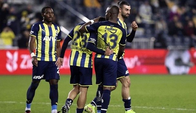 28 maç, 28 farklı kadro: Yazboz tahtası Fenerbahçe